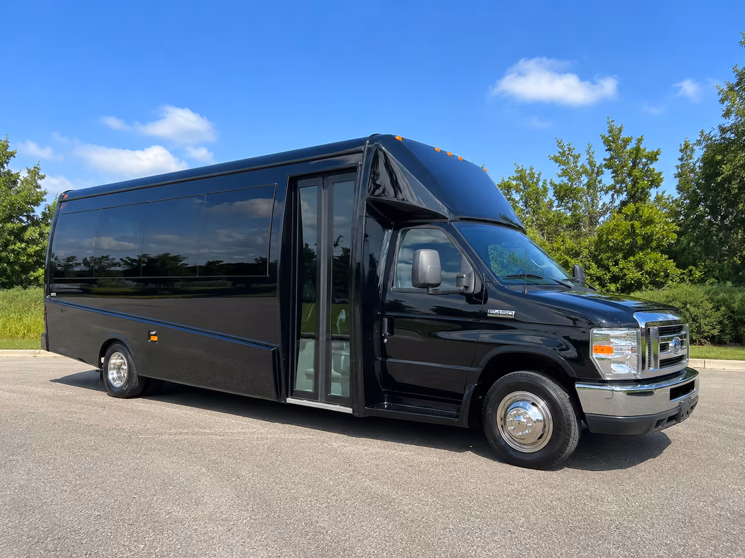 book group transportation for your next airport transfer 4