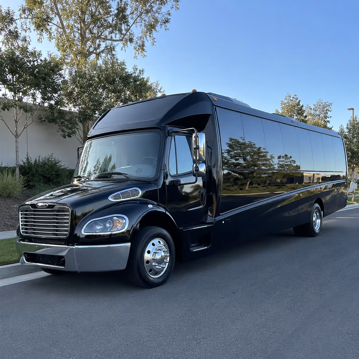 north port 20 passenger minibus